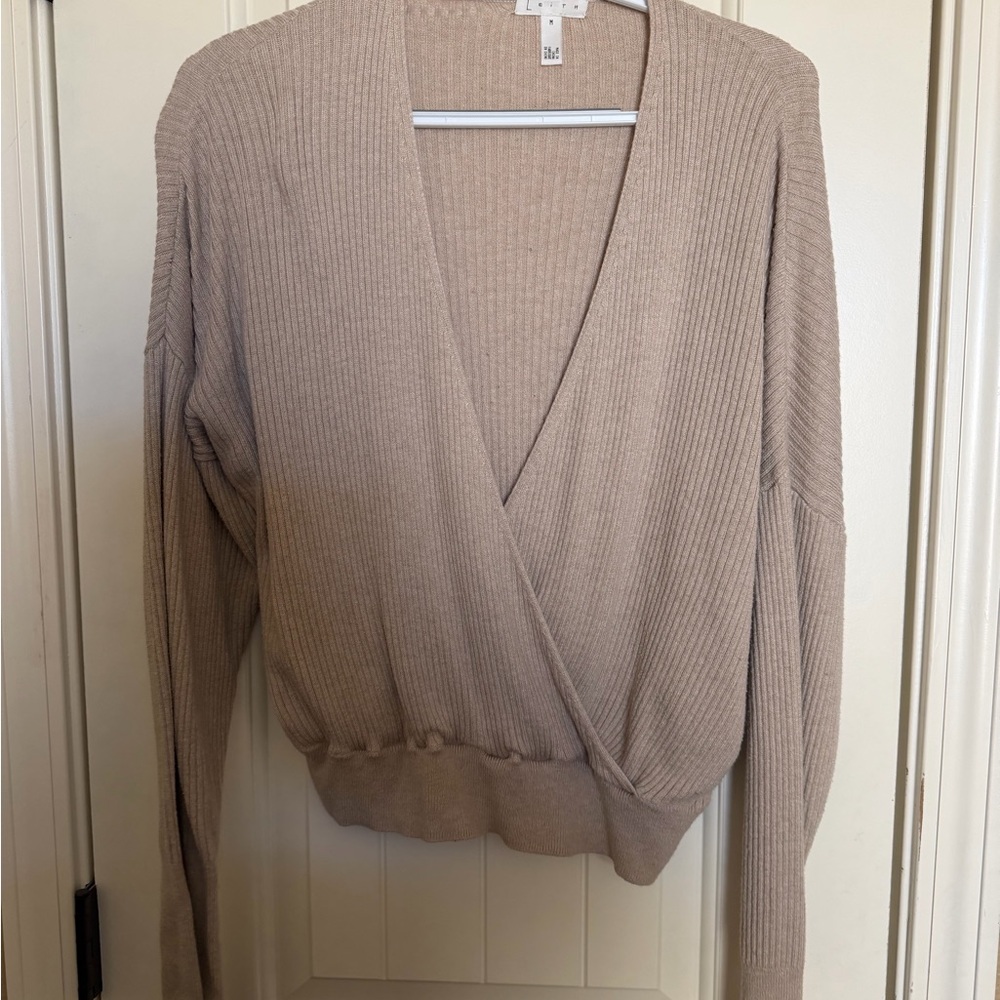 Leith V-Neck Sweater in Beige